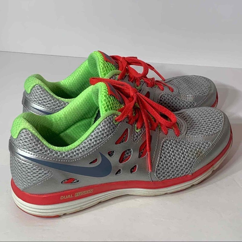 EUC Nike Women's Dual Fusion Lite Silver Red Green Running Shoes‎